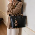 Minimalist black leather tote bag with wrinkled texture and cute rabbit charm - Without Pendant / Black