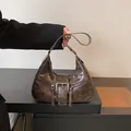 Sac hobo rétro marron foncé en similicuir vieilli avec boucles métalliques chic - 28*8*22 / Marron