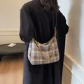 Borsa hobo vintage a quadri blu e marroni con tracolla a catena dorata - 29*12*23 / Quadri Caffè