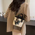 Mini-Eimer-Tasche aus Canvas und schwarzem Leder mit Hunde-Anhänger und Gurt - 19*9*16 / Beige Mit Anhänger
