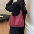 Minimalist large burgundy tote bag in matte finish for professional daily commuting style - 35*10*24 / Burgundy