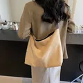 Bolso tote grande de ante beige para mujer con correa de cuero marrón para el transporte diario - 24*13*30 / Blanco Roto