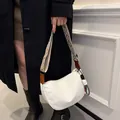 Borsa a mezzaluna bianca con ampia tracolla a motivi etnici in stile bohémien - 28*10*18 / Beige Marrone
