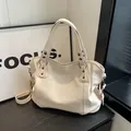 Bolso tote de cuero blanco crema con remaches y correa de hombro ajustable - Blanco Roto