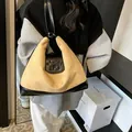 Bolso grande de ante beige y cuero negro con relieve de perro para mujer de moda - Caqui
