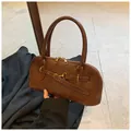 Borsa a spalla retrò marrone scuro in pelle con eleganti dettagli in oro - Senza Ciondolo / Marrone Scuro