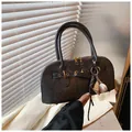 Borsa a mano vintage grigio scuro con dettagli in pelle e ciondolo da baseball - Con Ciondolo / Marrone