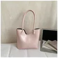 Borsa tote rosa minimalista in pelle stropicciata lucida per l'uso quotidiano - Regular Fit / Rosa