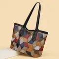 Schicke Patchwork-Einkaufstasche aus PU-Leder mit geometrischem Design - Rot-Blau-Patchwork