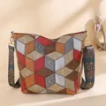 Sac fourre-tout géométrique multicolore en cuir avec bandoulière large de style ethnique - Patchwork Rouge