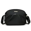 Sac bandoulière en nylon noir imperméable pour femme avec détails dorés et design plissé - Noir