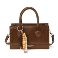 Sac baguette marron foncé en similicuir avec breloques perlées et poignées - 21.5*7*13 / Marron