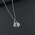 Silberne Evil Eye Halskette für Herren mit blauem Augen-Detail auf schwarzem Grund - Blau