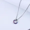 Halskette aus Titanstahl mit drei Ringen und blau-violettem Farbverlauf-Anhänger - Mehrfarbig (Mit Popcorn-Kette)