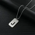 Polierter Edelstahl-Rechteckanhänger mit Hohlbuchstaben J an einer silbernen Boxkette - Letter J Pendant With Chain