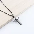 Schwarze Edelstahl-Kreuzkette mit gravierter Schrift und silbernem Ringdetail - 60CM / Schwarz (Perlenkette)