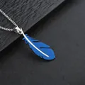 Hip-Hop Herrenkette aus Edelstahl mit blauem Federanhänger und silberner Gliederkette - Blaue Feder + 60cm Edelstahl-Kugelkette