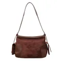 Détails d'un sac cabas marron vintage montrant le mélange de daim et cuir à grain litchi - 28*10*21cm / Marron