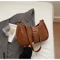 Bolso baguette minimalista marrón vintage en cuero PU brillante con hebilla bronce - 25*7*13cm / Tipo estándar / Marrón