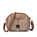Gewatteerde bruine kunstleren crossbodytas met dubbele rits en een kattenhanger - Khaki