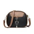 Stijlvolle tweekleurige zwart-bruine crossbodytas voor dames met schattige kattenhanger - Zwart