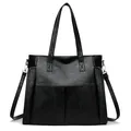 Borsa tote classica in pelle morbida nera da donna con doppi manici e tracolla lunga - Nero