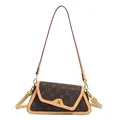 Vintage Baguette-Schultertasche in Braun mit Monogramm-Print und Gold-Schloss - 26.5*7*13 / Aprikose