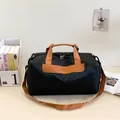 Borsa da viaggio nera capiente con cinghie marroni e scomparto scarpe sport - Nero