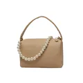 Borsa a mano beige in pelle a grana con elegante catena di grandi perle bianche - Cachi