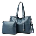 Set borsa tote e tracolla in pelle blu scuro con trama a grana di litchi fine - Borsa Tote E Pochette / Blu