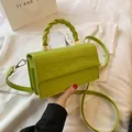 Sac bandoulière vert vif avec texture crocodile et poignée tressée dorée pour femme - Vert Pomme