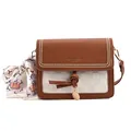 Bolso bandolera chic marrón y blanco con tachuelas doradas y detalle de pañuelo de seda - Marrón