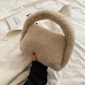 Elegante bolso de mano beige en piel de cordero sintética con suave textura felpa - Caqui