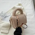 Sac bandoulière chic en fausse fourrure kaki avec bandoulière réglable pour femmes - Khaki Clair