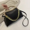 Retro zwarte crossbody tas met steentextuur en gouden ketting voor dames - Zwart