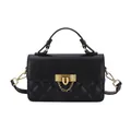 Sac bandoulière noir matelassé avec fermoir doré en U et poignée sur fond blanc - Noir