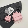 Mini lichtroze crossbodytas met strikdetail en kettingriem in twee maten - Groot / Roze