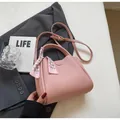 Bolso de hombro rosa para mujer textura lichi con pañuelo de cuadros y correa larga - Rosa
