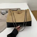 Sac fourre-tout rétro bicolore avec surpiqûres losanges et bandoulière chaîne dorée - Khaki