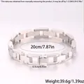 Vue macro d'un bracelet pour homme en titane montrant 20 cm de long et 0,9 cm de large - Chaîne Creuse Bracelet de Montre / Argent
