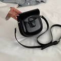 Borsa a tracolla retrò in pelle nera per cellulare con tracolla regolabile in stile casual - Nero