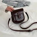 Borsa a tracolla marrone cioccolato retrò da donna in pelle PU con patta di chiusura - Marrone