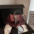 Dieprode vierkante crossbodytas met luipaardprint sjaal om handvat en gouden metalen details - Rood