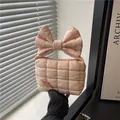 Sac à main matelassé rose clair pour femme avec grande poignée nœud 3D et fermeture - Rose