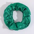 Glänzendes smaragdgrünes Satin-Haargummi mit hoher Elastizität und elegantem Seidenglanz - Emerald Green (37)