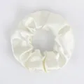 Eleganter weißer Satin-Haargummi mit weicher Seidenstruktur und hoher Elastizität - White (44)