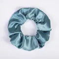 Eleganter Haargummi aus Satin in Blaugrün mit Seidenglanz und hoher Elastizität - Teal Blue (48)