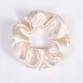 Champagnerfarbenes Satin-Haargummi mit hoher Elastizität und glatter Perlentextur - Champagne (50)