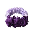 Heatless Hair Curler Scrunchie aus lila Satin mit zweifarbigem, gefaltetem Design - Lila