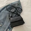 Petit sac carré noir à motif crocodile avec poignée nouée et bandoulière amovible - Noir